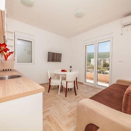 Apartments Ruzmarin ヘルツェグ・ノヴィ エクステリア 写真