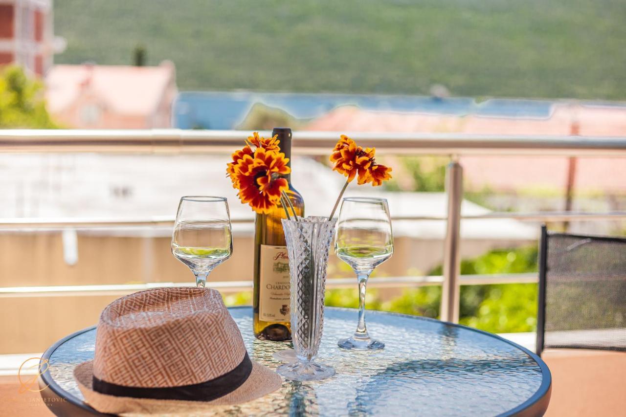 Apartments Ruzmarin ヘルツェグ・ノヴィ エクステリア 写真
