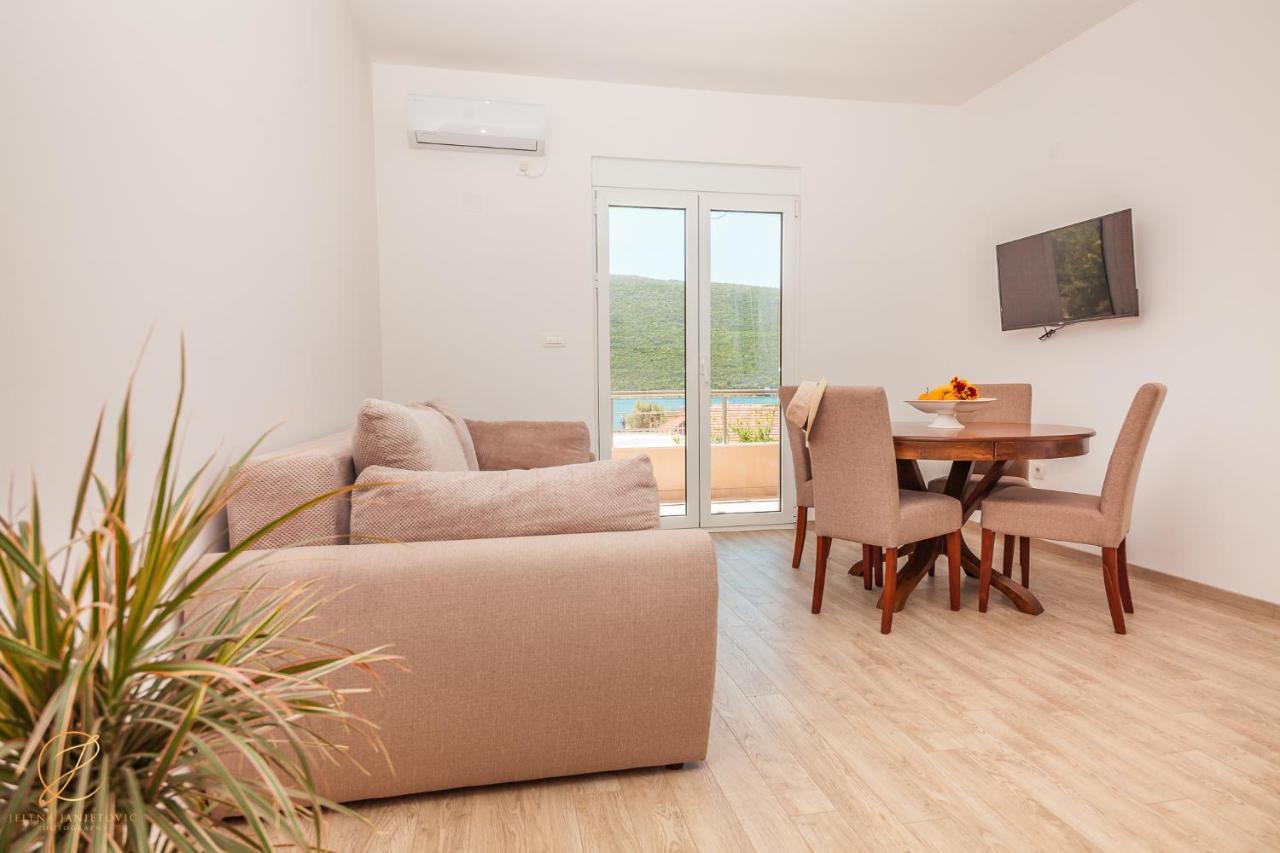 Apartments Ruzmarin ヘルツェグ・ノヴィ エクステリア 写真