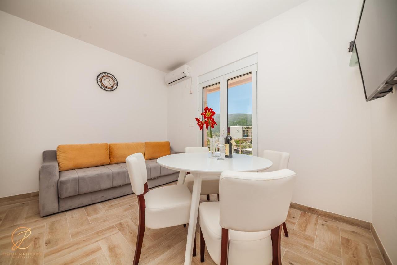Apartments Ruzmarin ヘルツェグ・ノヴィ エクステリア 写真