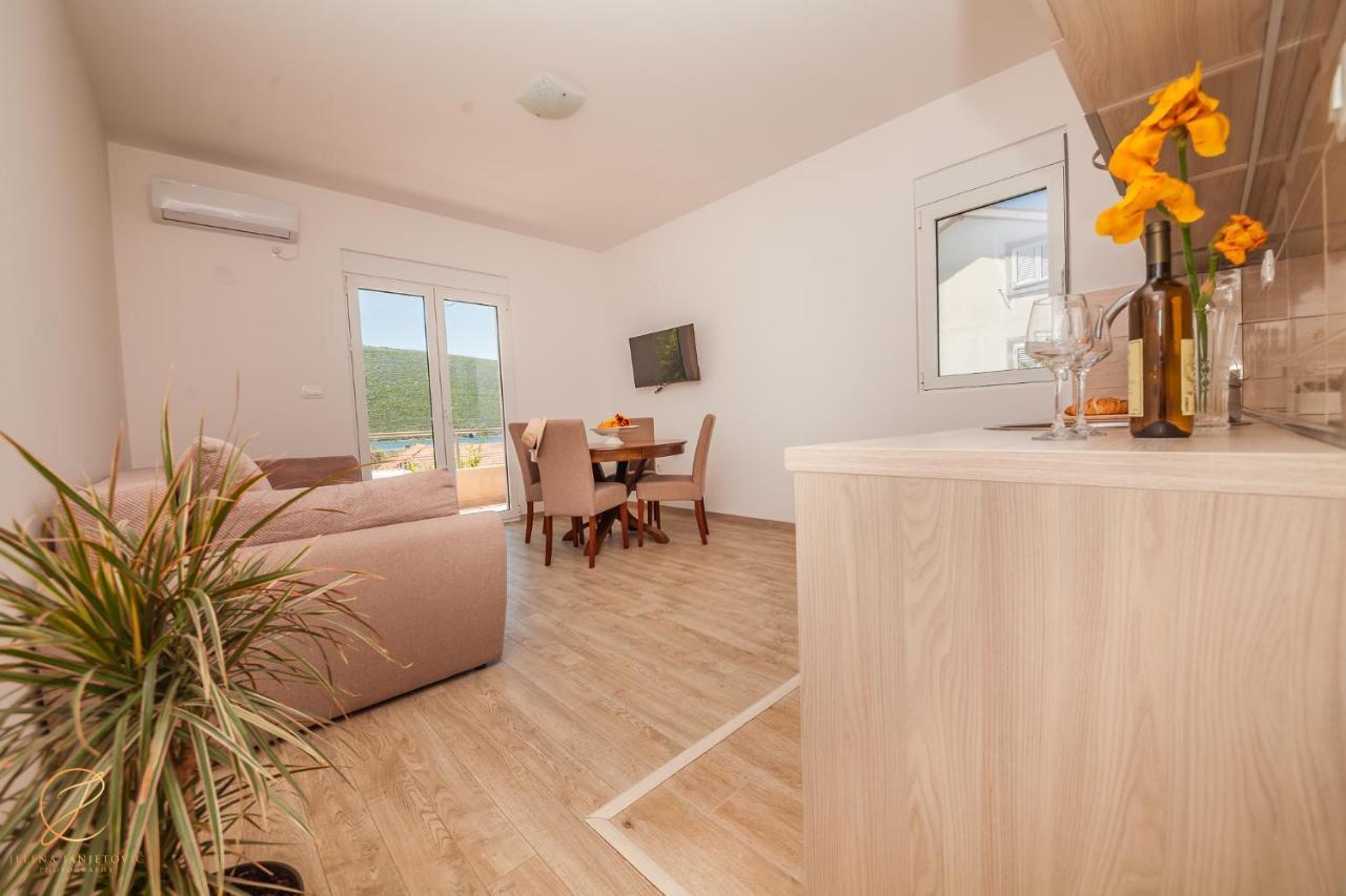 Apartments Ruzmarin ヘルツェグ・ノヴィ エクステリア 写真